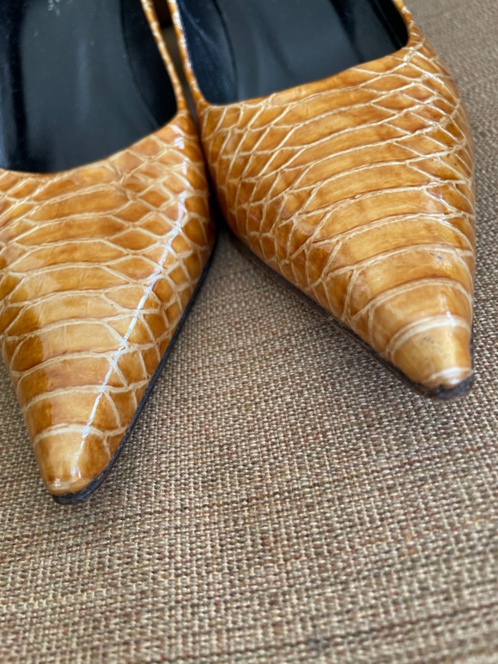 Kenneth Cole Tan Croc-Embossed Pointed Mid Heel Pumps - Picture 6 of 8